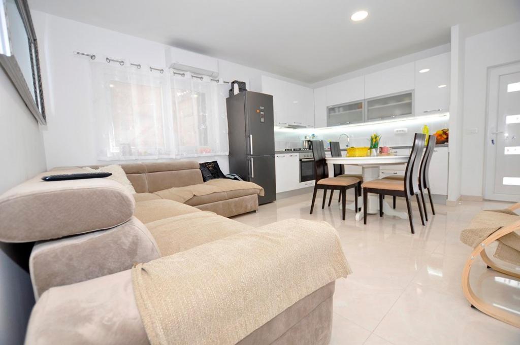 Apartman Valentino Gradac (Split-Dalmatia)