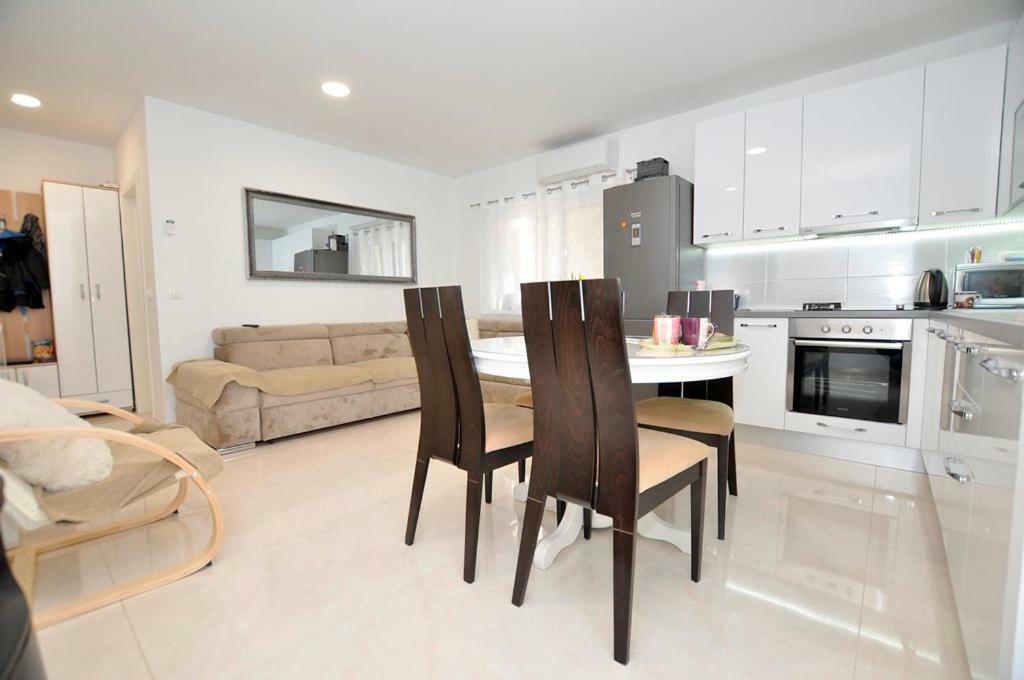 Valentino Apartman